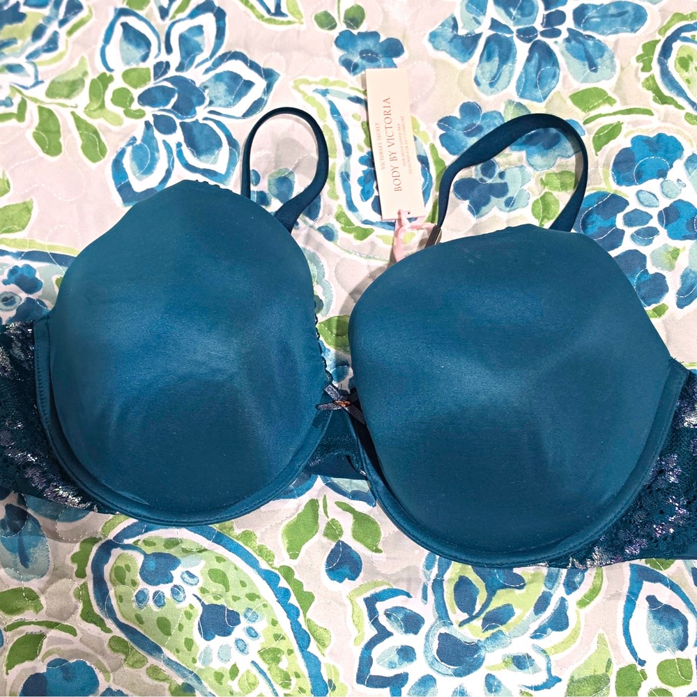 Victoria's Secret Body by Victoria Blue Lace Trim Underwire T-Shirt Bra 40C
